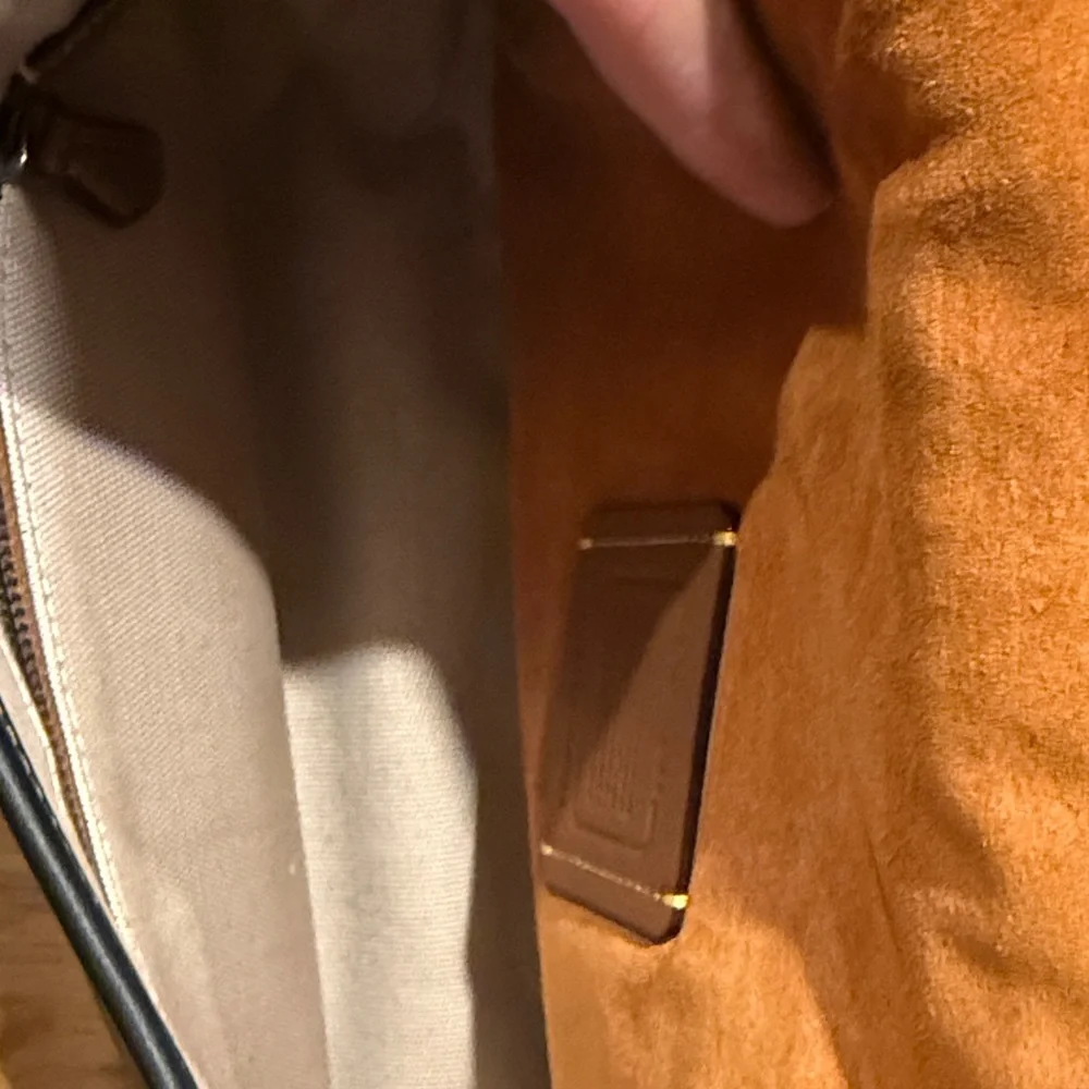 Coach Black Leather Tabby Shoulder Bag with Signature 'C' Hardware - Picture 5 of 10